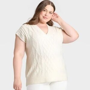 Universal Thread Oversized V-Neck Cable Knit Sweater Vest - Cream